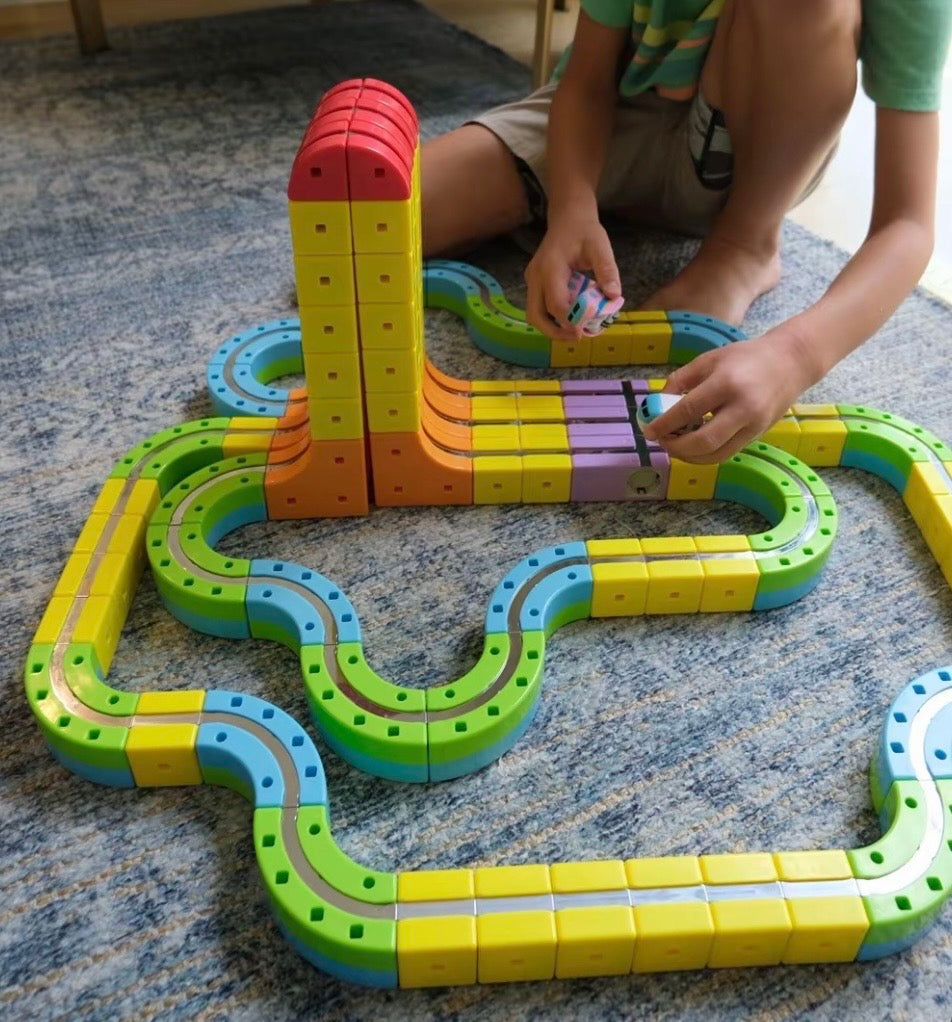 Magnetic Train Track Builder Set — 95 Pieces