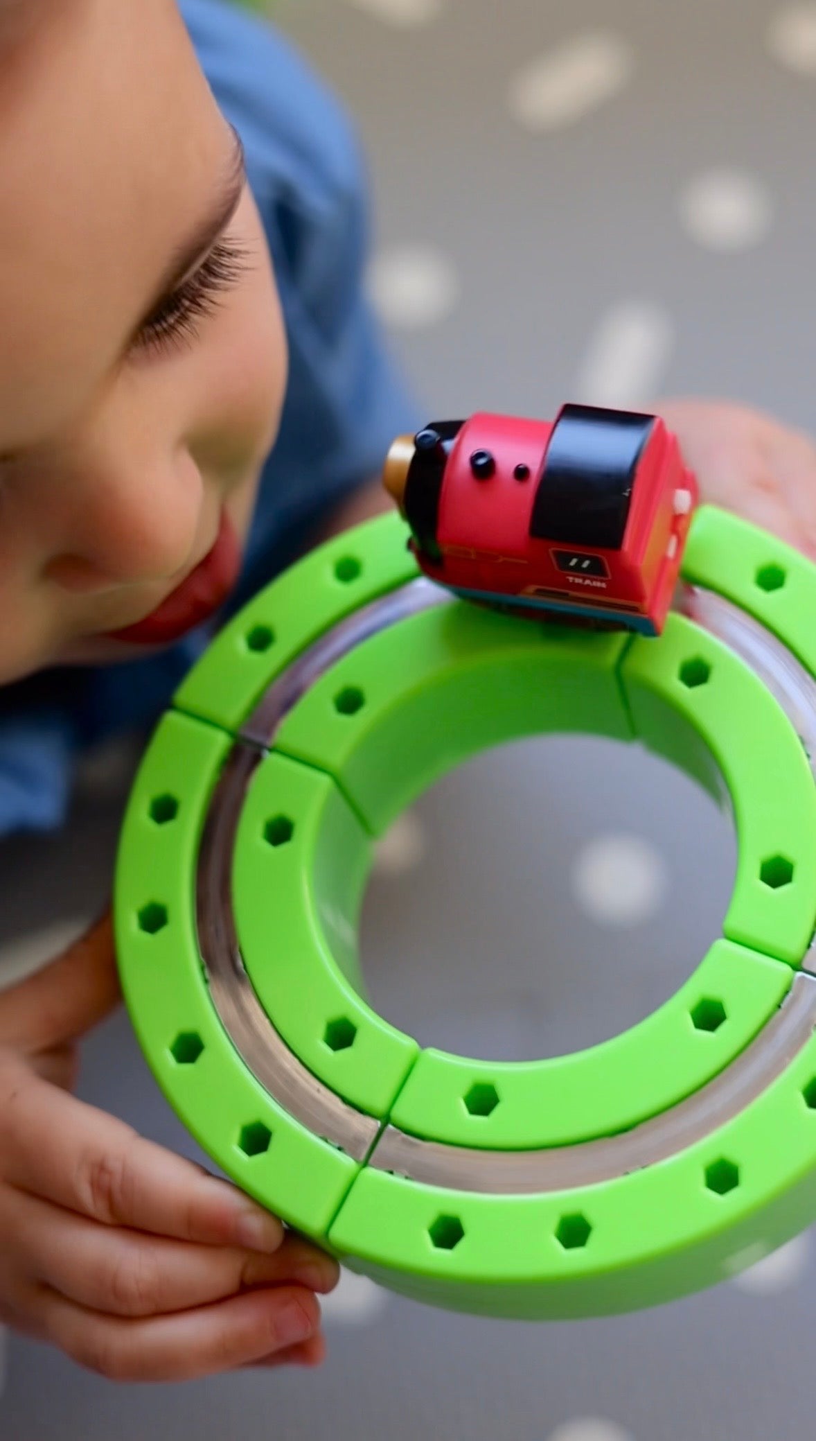 Magnetic Train Track Builder Set — 95 Pieces