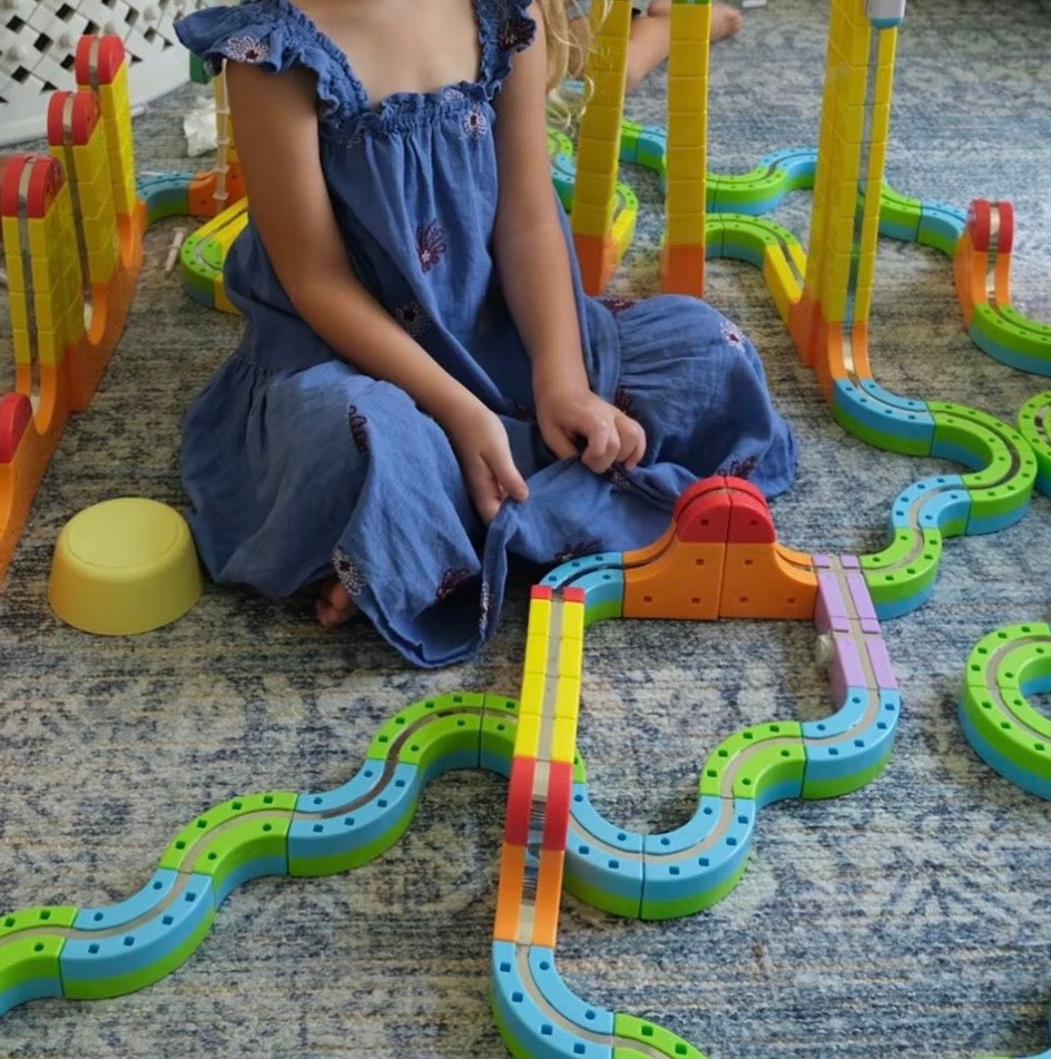 Magnetic Train Track Builder Set — 95 Pieces