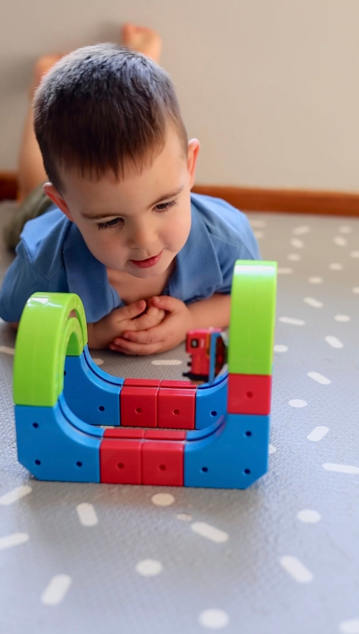 Magnetic Train Track Builder Set — 95 Pieces
