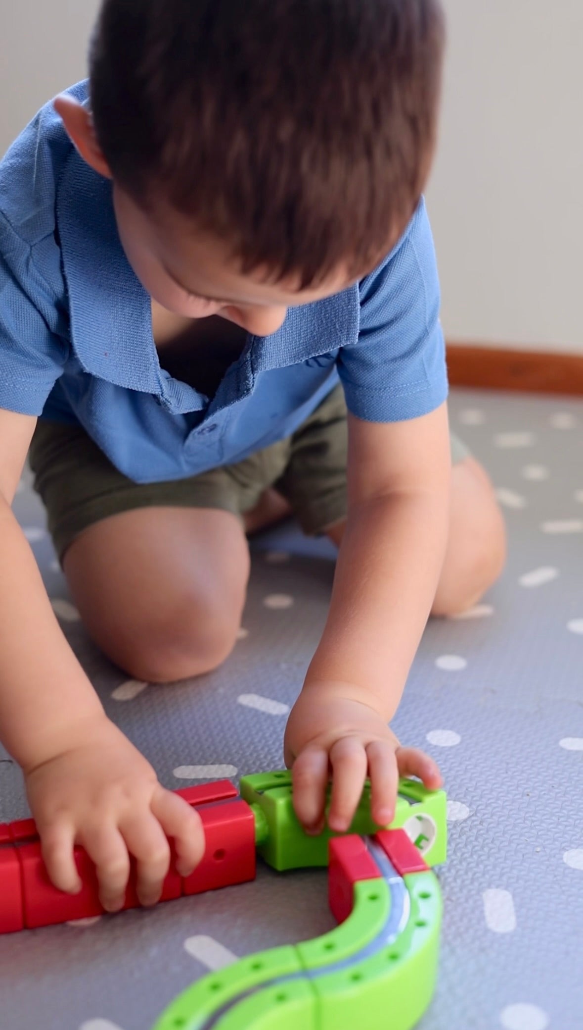Magnetic Train Track Builder Set — 95 Pieces